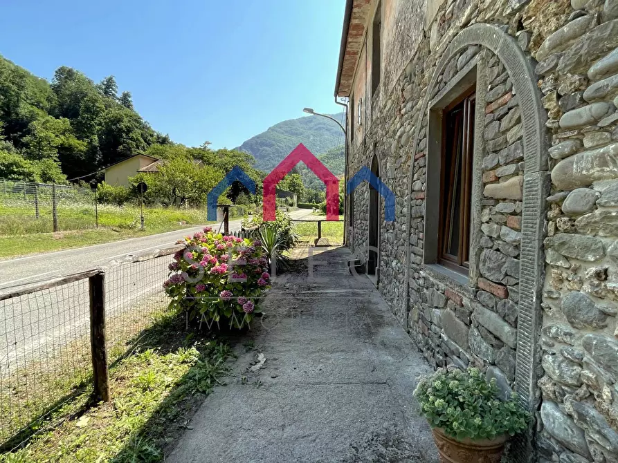 Immagine 37 di Casa indipendente in vendita  a Bagni Di Lucca