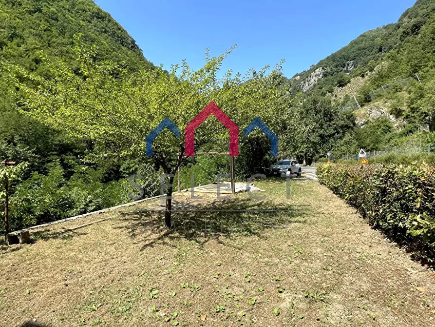 Immagine 12 di Casa indipendente in vendita  a Bagni Di Lucca