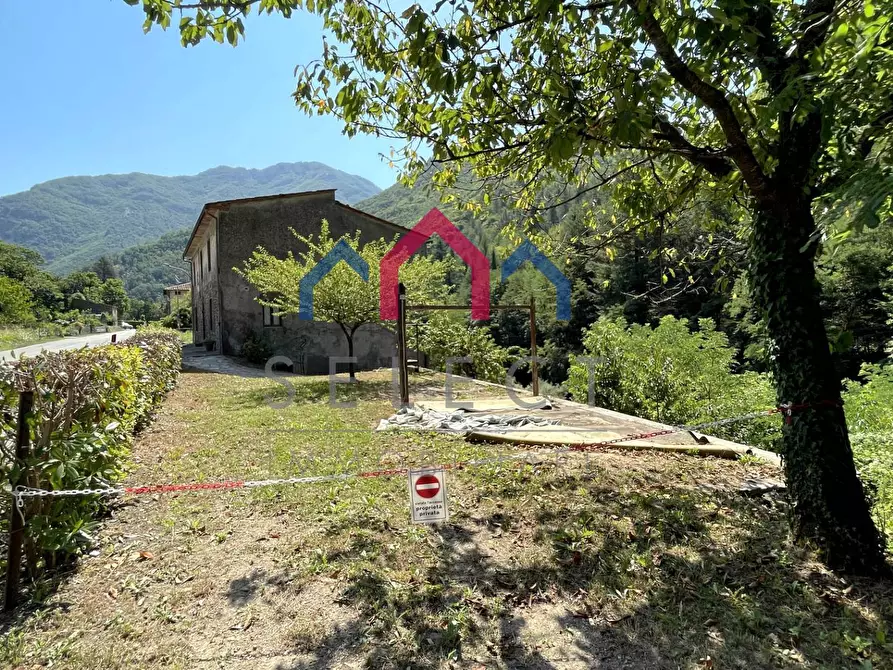 Immagine 5 di Casa indipendente in vendita  a Bagni Di Lucca
