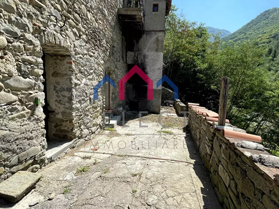 Immagine 26 di Casa indipendente in vendita  a Bagni Di Lucca