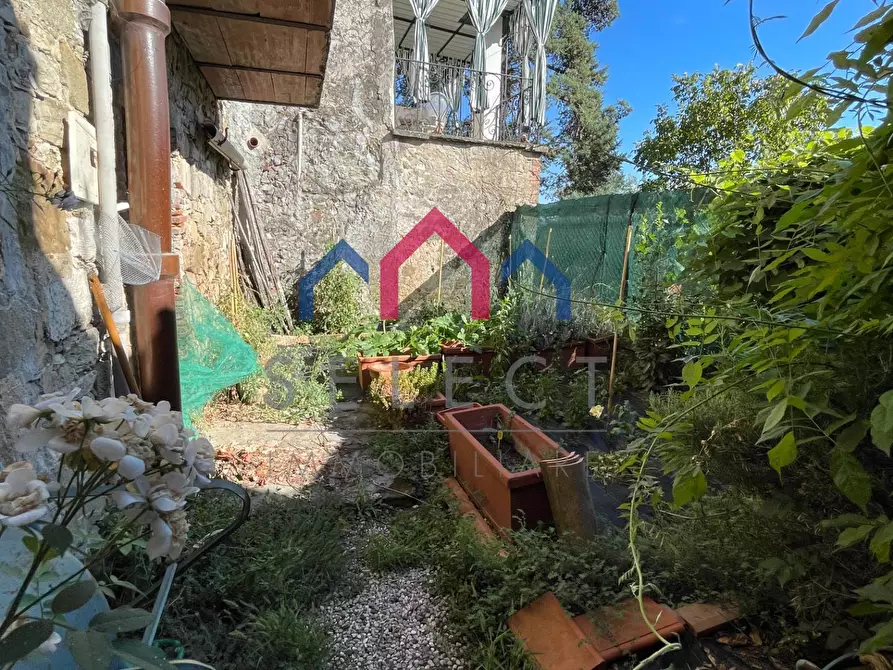 Immagine 25 di Casa semindipendente in vendita  a Borgo A Mozzano