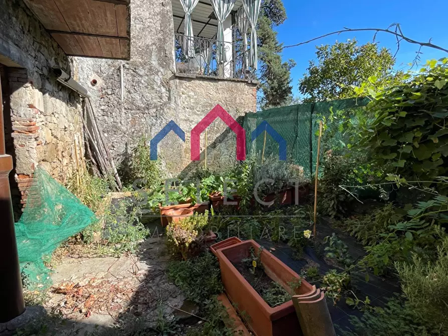 Immagine 26 di Casa semindipendente in vendita  a Borgo A Mozzano