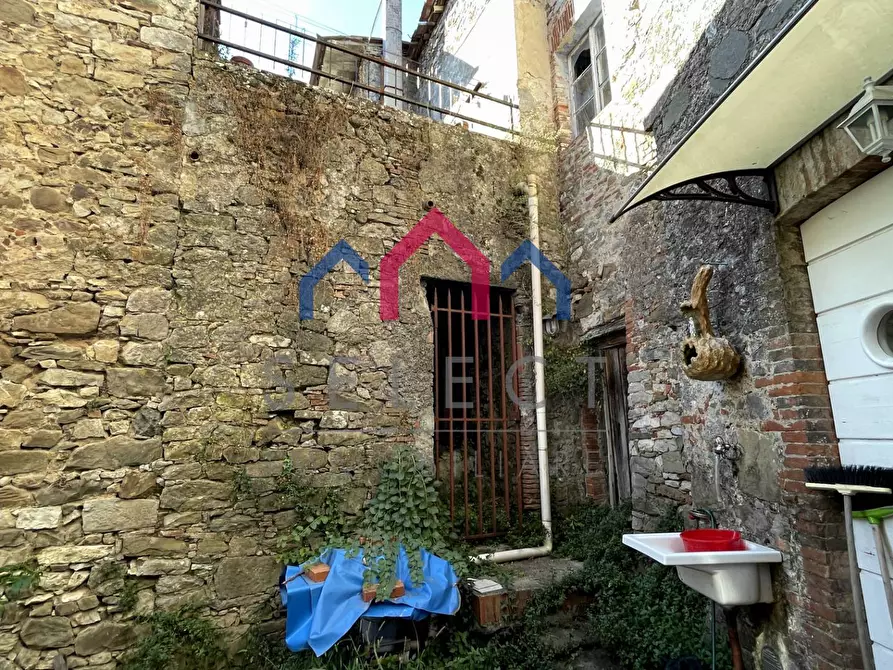 Immagine 41 di Terratetto in vendita  a Borgo A Mozzano