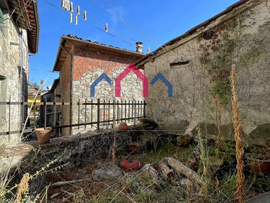 Immagine 23 di Terratetto in vendita  a Borgo A Mozzano