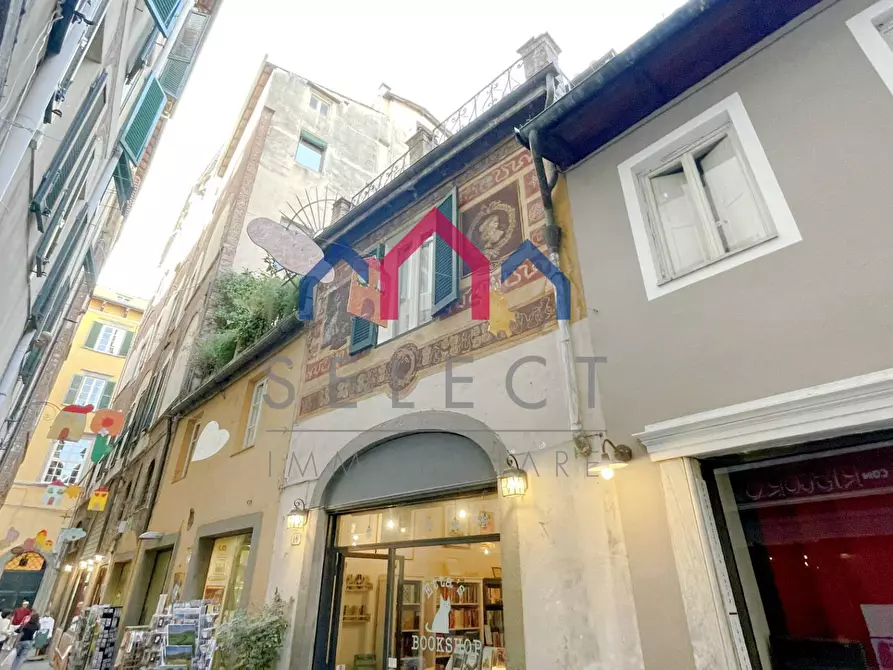 Immagine 10 di Locale commerciale in vendita  a Lucca