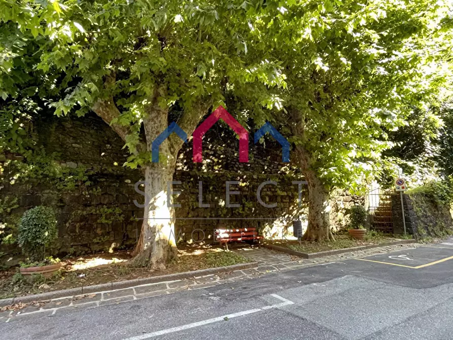 Immagine 3 di Locale commerciale in vendita  a Borgo A Mozzano