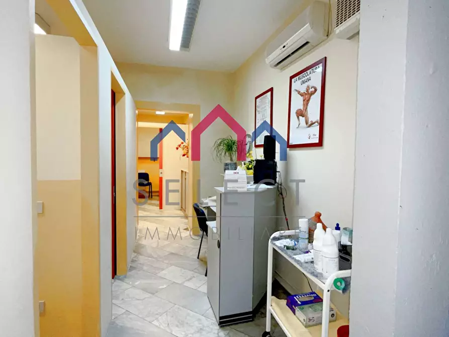 Immagine 9 di Locale commerciale in vendita  a Borgo A Mozzano