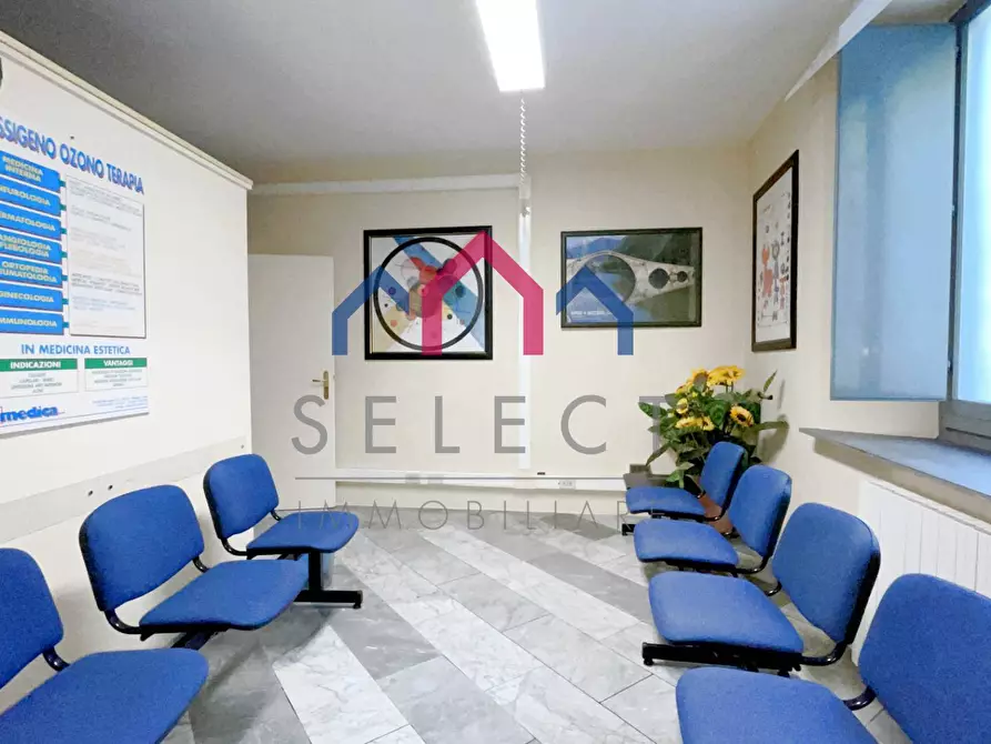 Immagine 6 di Locale commerciale in vendita  a Borgo A Mozzano