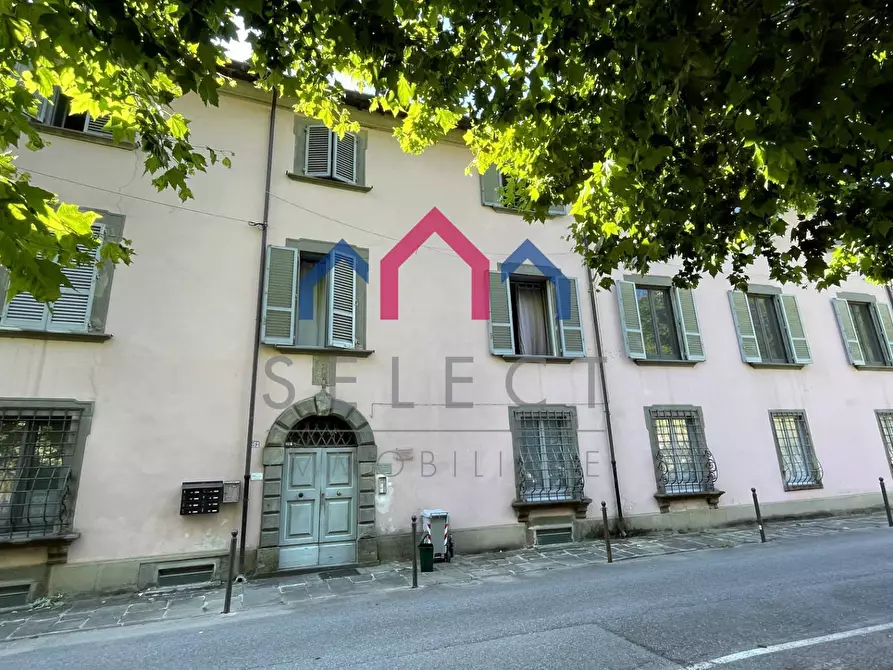 Immagine 1 di Locale commerciale in vendita  a Borgo A Mozzano