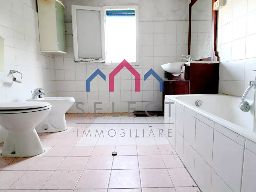 Immagine 23 di Casa indipendente in vendita  a Castelnuovo Di Garfagnana