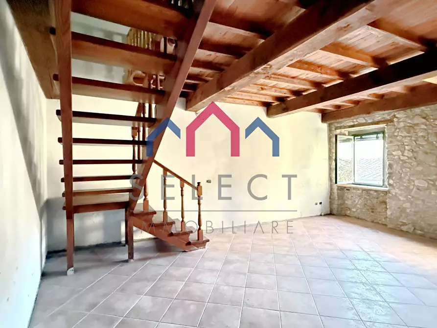 Immagine 10 di Appartamento in vendita  a Pescaglia