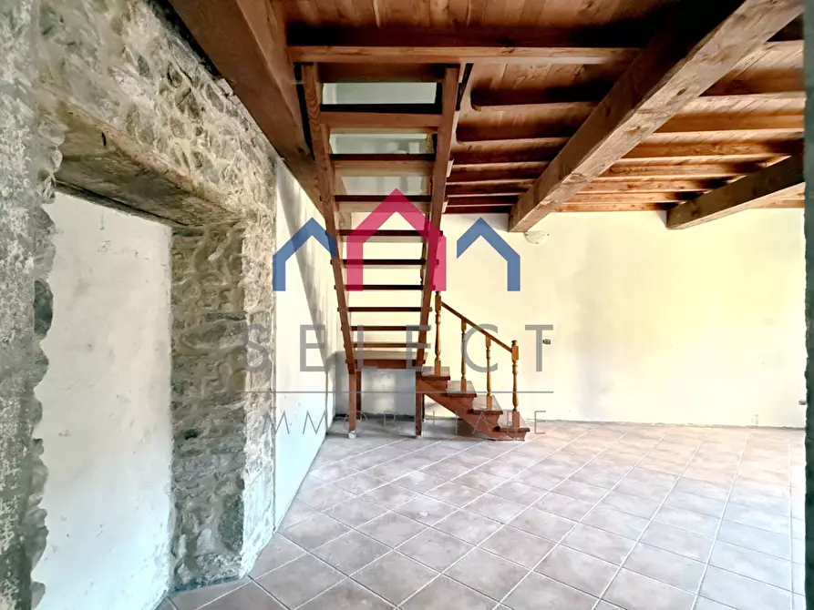 Immagine 9 di Appartamento in vendita  a Pescaglia