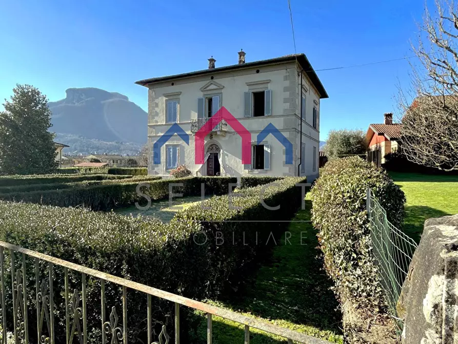 Immagine 2 di Villa in vendita  a Coreglia Antelminelli