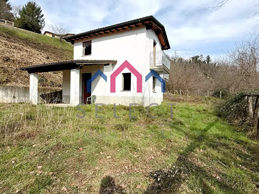 Immagine 3 di Villa in vendita  a Bagni Di Lucca