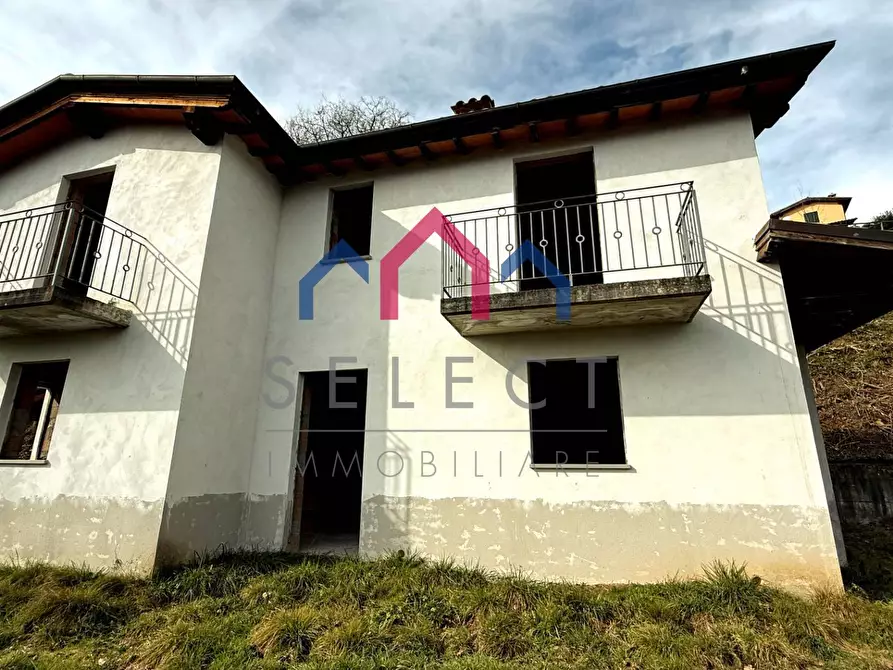 Immagine 6 di Villa in vendita  a Bagni Di Lucca