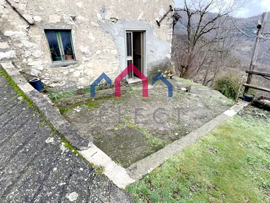 Immagine 13 di Rustico / casale in vendita  a Castelnuovo Di Garfagnana