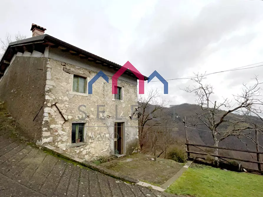 Immagine 8 di Rustico / casale in vendita  a Castelnuovo Di Garfagnana