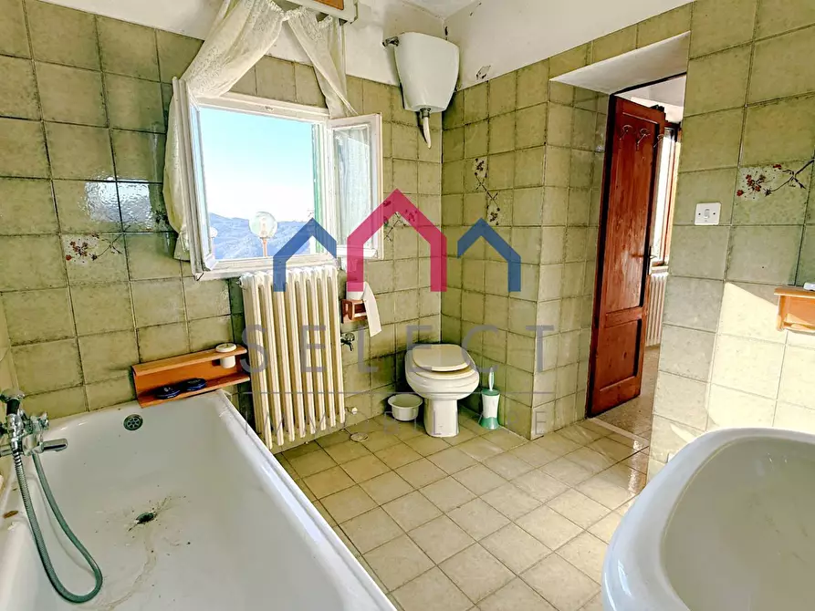 Immagine 36 di Casa semindipendente in vendita  a Bagni Di Lucca