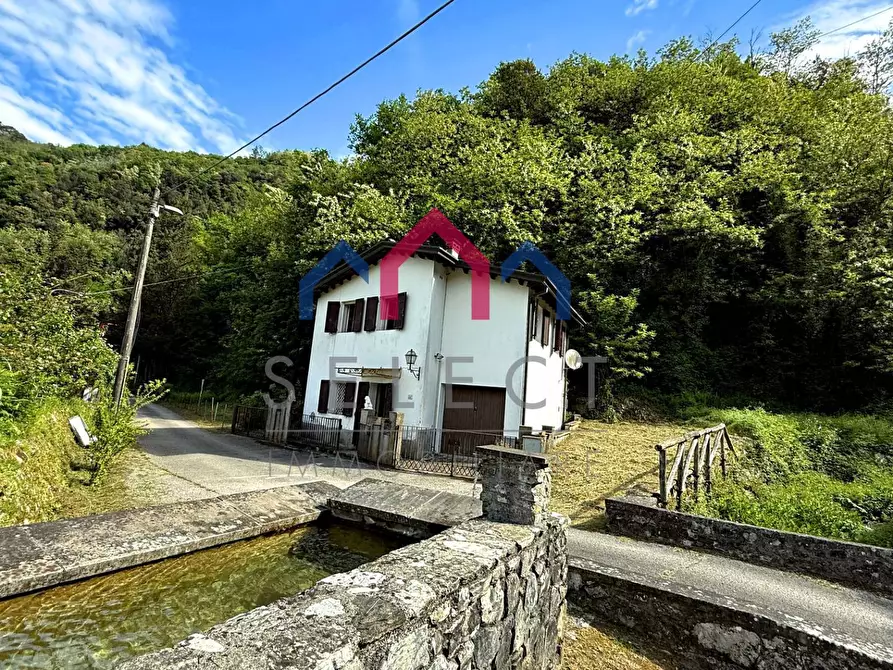 casa indipendente in vendita a Lucca in zona Centro Città