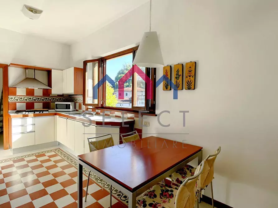 Immagine 14 di Appartamento in vendita  a Castelnuovo Di Garfagnana