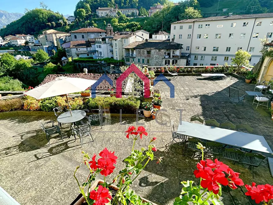 Immagine 40 di Appartamento in vendita  a Castelnuovo Di Garfagnana