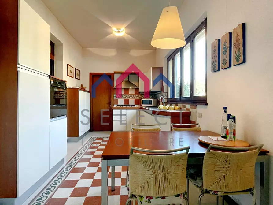 Immagine 12 di Appartamento in vendita  a Castelnuovo Di Garfagnana