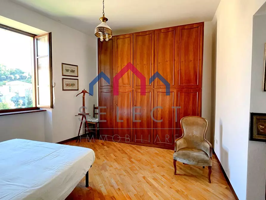 Immagine 25 di Appartamento in vendita  a Castelnuovo Di Garfagnana