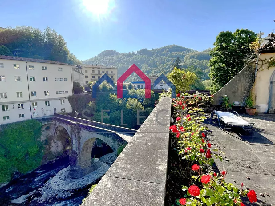Immagine 48 di Appartamento in vendita  a Castelnuovo Di Garfagnana
