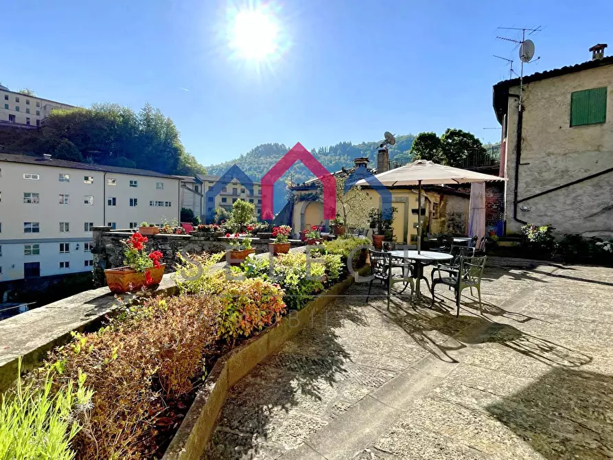 Immagine 35 di Appartamento in vendita  a Castelnuovo Di Garfagnana