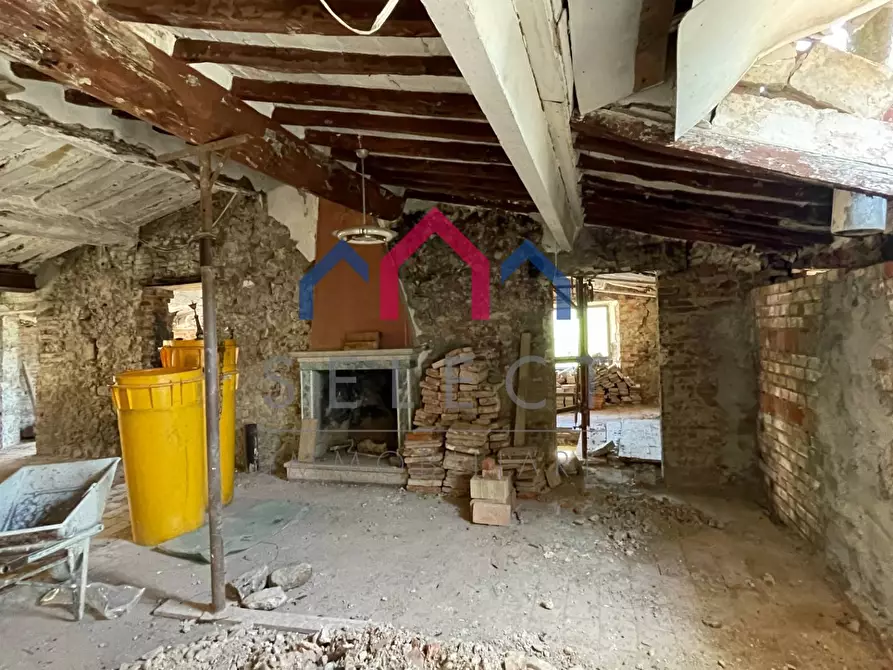 Immagine 13 di Palazzo in vendita  a Villa Basilica