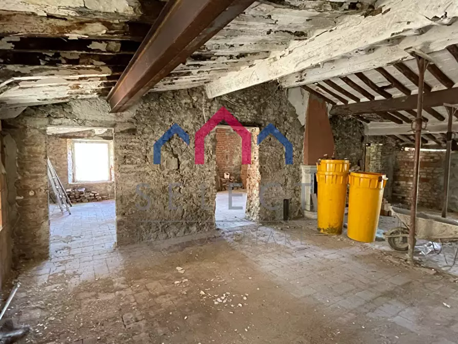 Immagine 10 di Palazzo in vendita  a Villa Basilica