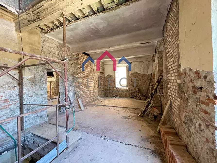 Immagine 38 di Palazzo in vendita  a Villa Basilica