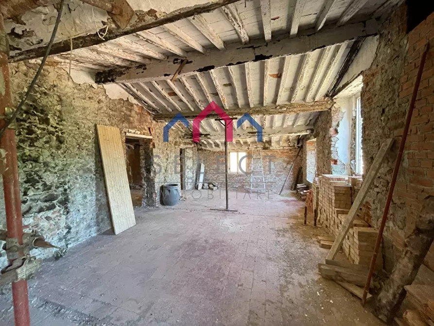 Immagine 3 di Palazzo in vendita  a Villa Basilica