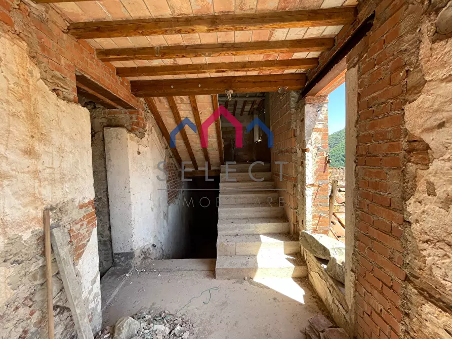 Immagine 29 di Palazzo in vendita  a Villa Basilica