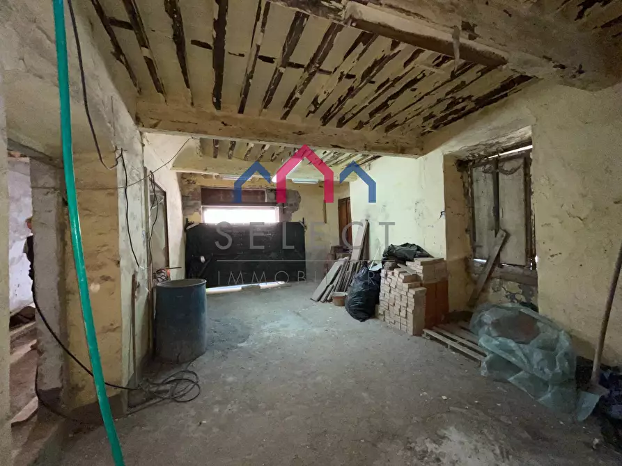 Immagine 45 di Palazzo in vendita  a Villa Basilica