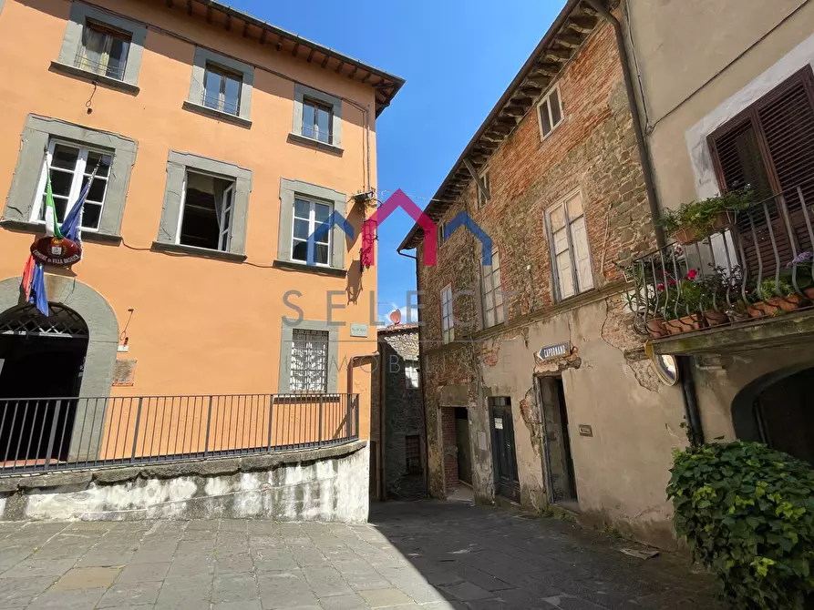 Immagine 54 di Palazzo in vendita  a Villa Basilica