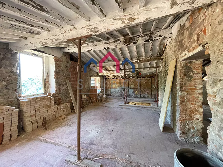 Immagine 2 di Palazzo in vendita  a Villa Basilica