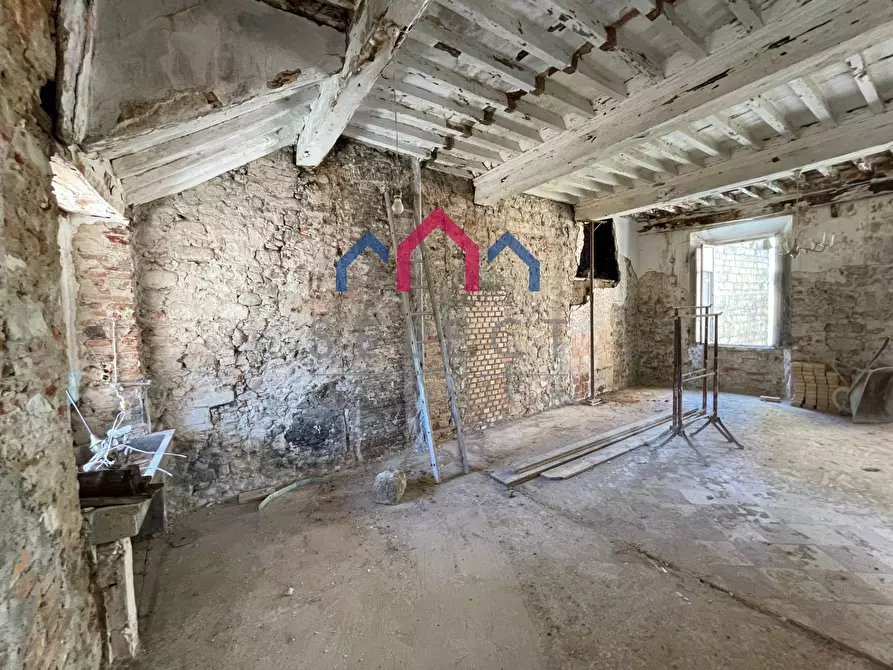 Immagine 22 di Palazzo in vendita  a Villa Basilica