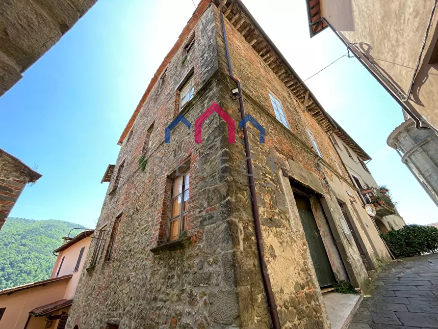 Immagine 49 di Palazzo in vendita  a Villa Basilica