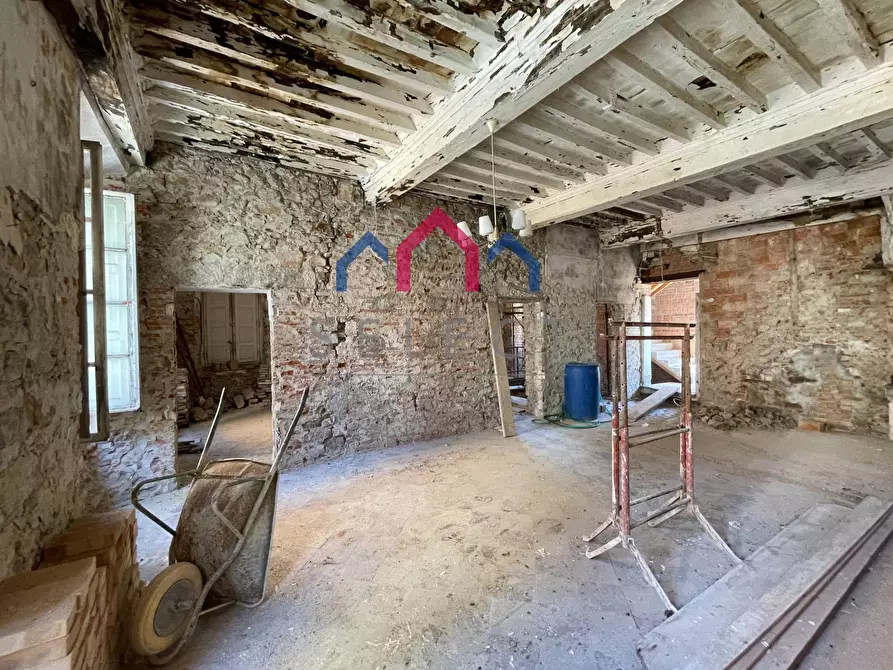 Immagine 31 di Palazzo in vendita  a Villa Basilica