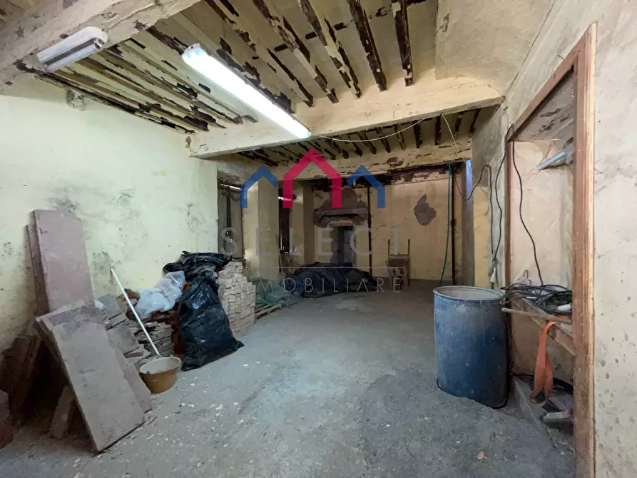 Immagine 42 di Palazzo in vendita  a Villa Basilica