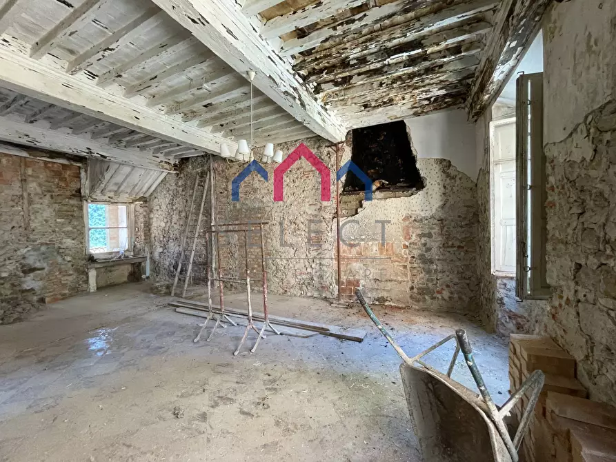 Immagine 33 di Palazzo in vendita  a Villa Basilica