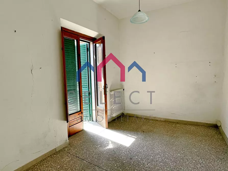 Immagine 32 di Palazzo in vendita  a Villa Basilica