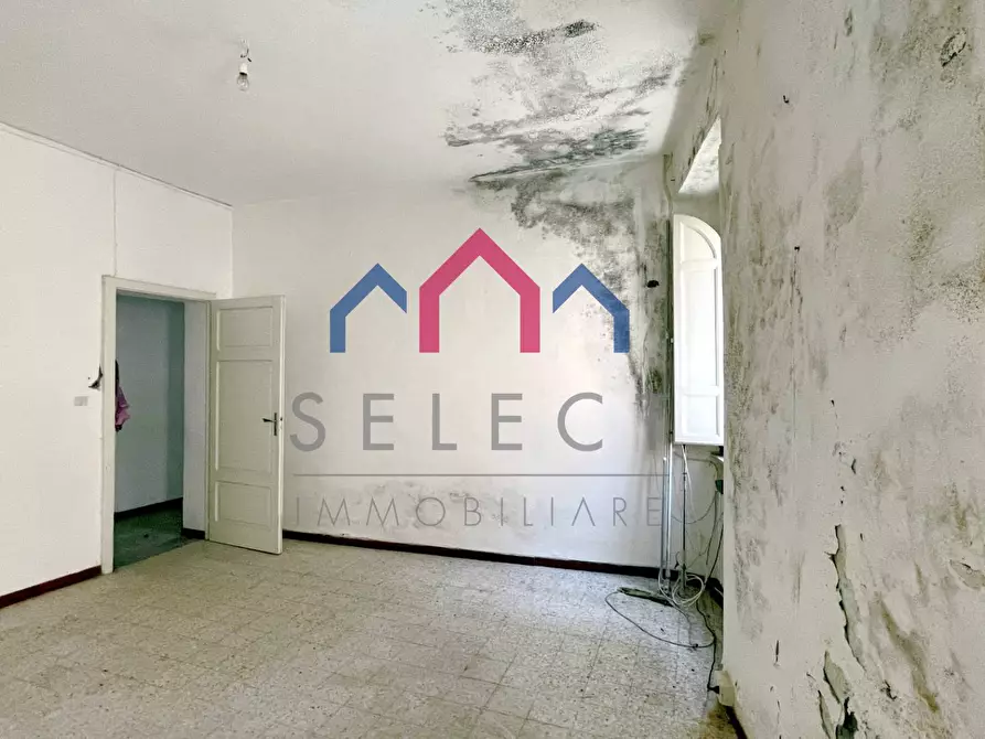 Immagine 28 di Palazzo in vendita  a Villa Basilica