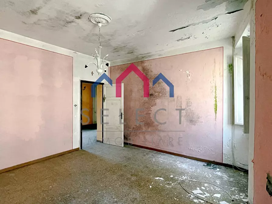 Immagine 12 di Palazzo in vendita  a Villa Basilica