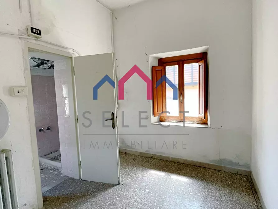 Immagine 31 di Palazzo in vendita  a Villa Basilica