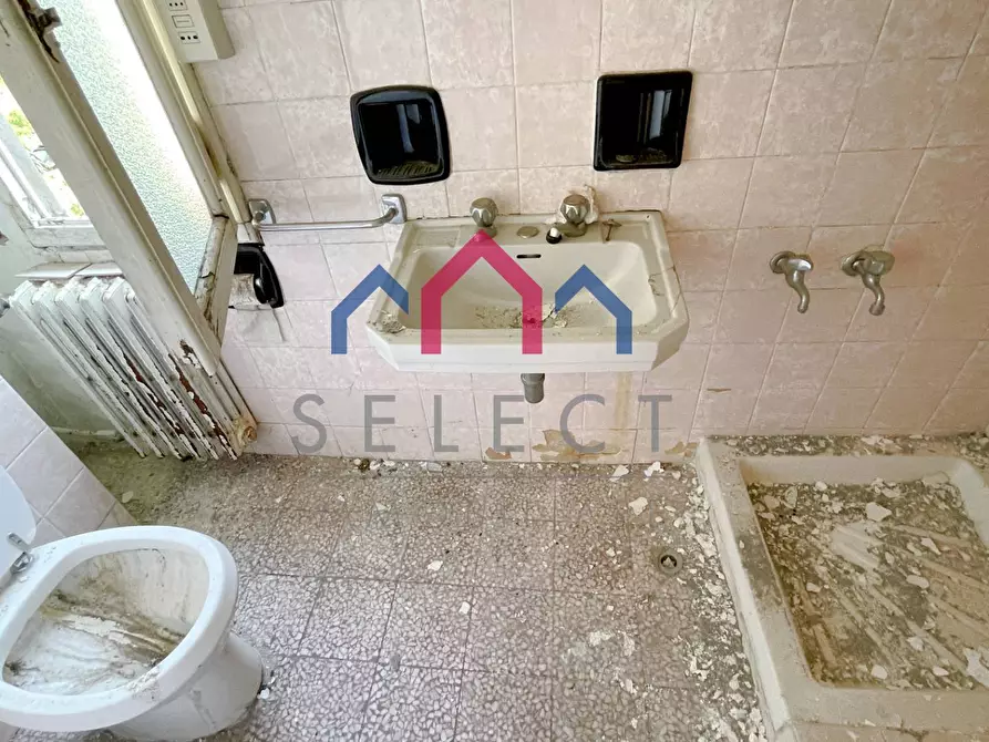 Immagine 34 di Palazzo in vendita  a Villa Basilica