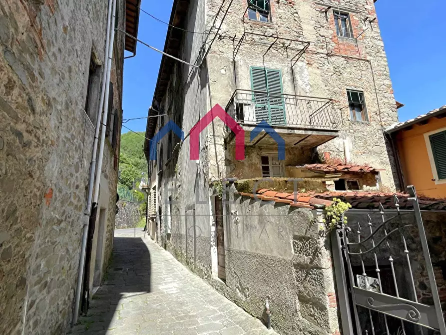 Immagine 4 di Palazzo in vendita  a Villa Basilica