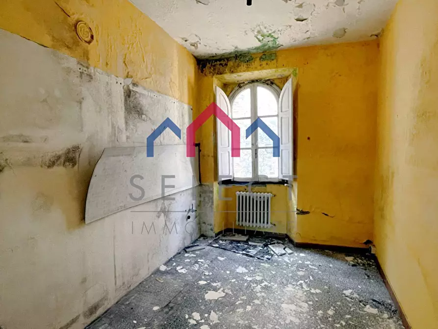 Immagine 15 di Palazzo in vendita  a Villa Basilica