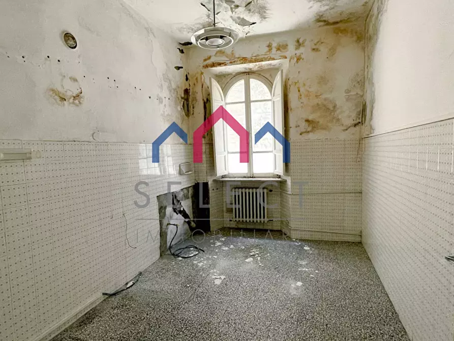 Immagine 29 di Palazzo in vendita  a Villa Basilica
